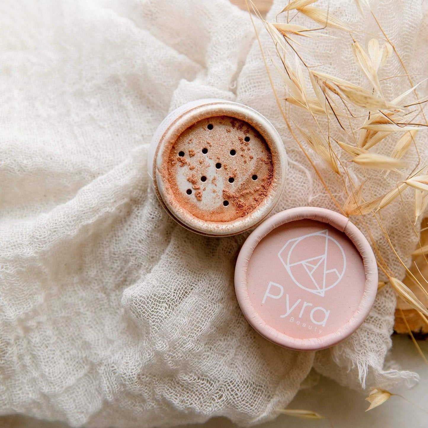 Pyra Beauty Vegan Illuminator Powder